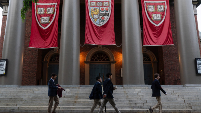 Harvard Bisa Terima Mahasiswa Asing Lagi! Menang Dua Kali Gugatan di AS