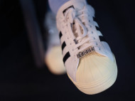 Ini 6 Cara Membedakan Sepatu Adidas Ori dan KW