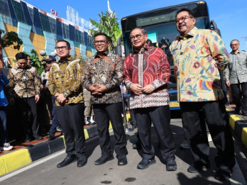 ASN Naik Transum Tiap Rabu, Rano Karno Klaim Penumpang TransJakarta dan MRT Naik 100.000