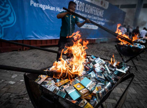 Bea Cukai Musnakan 64,5 Juta Batang Rokok Ilegal di Jawa Tengah