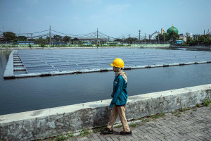 PLTS Terapung Tambaklorok di Semarang Memiliki Kapasitas 561,60 Kilowatt Peak (kWp)