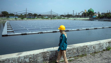 PLTS Terapung Tambaklorok di Semarang Memiliki Kapasitas 561,60 Kilowatt Peak (kWp)