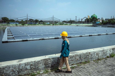 PLTS Terapung Tambaklorok di Semarang Memiliki Kapasitas 561,60 Kilowatt Peak (kWp)