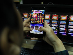 Kacau, Jawa Barat Punya Akun Judi Online Terbanyak dan Kemiskinan Tertinggi
