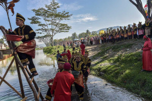 Ribuan Warga di Jambi Ikuti Tradisi Mandi Balimau