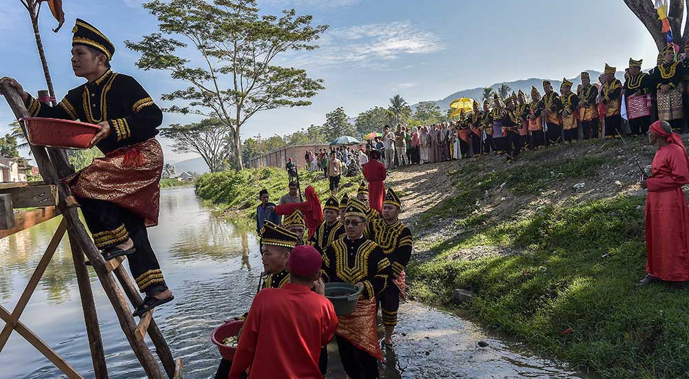 Ribuan Warga di Jambi Ikuti Tradisi Mandi Balimau