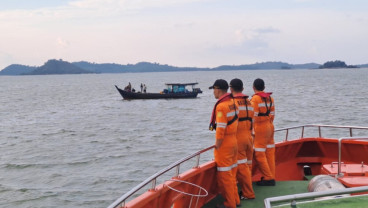 Kapal Tim Sepakbola Tenggelam di Selat Nenek Batam, Tim SAR Masih Cari Tiga Korban