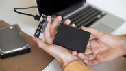 SSD Penuh dan Sayang untuk Dibuang? Ini Cara Mengubahnya Menjadi Drive Portabel!