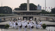 Momen Royal Marines Band Mainkan Lagu Beatles 'Yesterday' di Depan Pramono