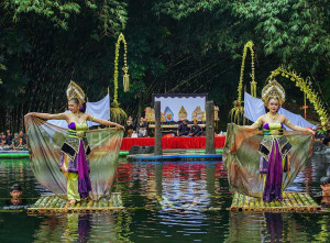 Prosesi Ruwat Air di Wisata Tirtosari View Lumajang Jawa Timur
