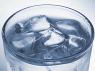 Apakah Minum Air Dingin Berbahaya untuk Kesehatan?