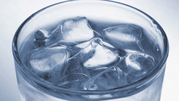 Apakah Minum Air Dingin Berbahaya untuk Kesehatan?