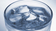 Apakah Minum Air Dingin Berbahaya untuk Kesehatan?