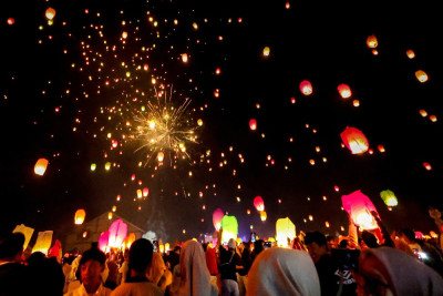 Festival Penerbangan Seribu Lampion di Malang