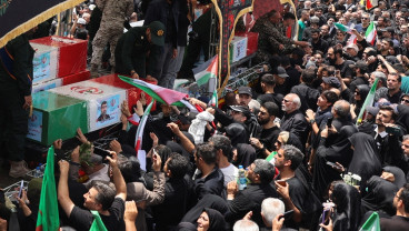 Iran Gelar Upacara Pemakaman Petinggi Militer dan Ilmuwan Korban Serangan Israel