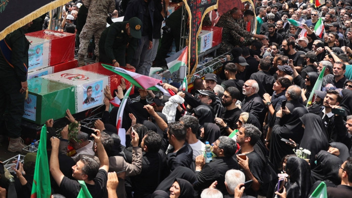 Iran Gelar Upacara Pemakaman Petinggi Militer dan Ilmuwan Korban Serangan Israel