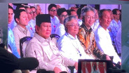 Momen Prabowo Kaget Lihat Tommy Winata saat Peresmian Pabrik Baterai di Karawang