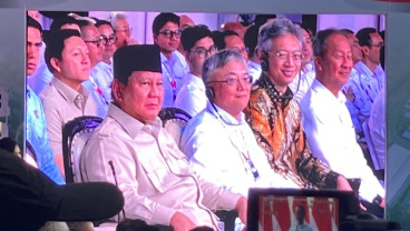 Momen Prabowo Kaget Lihat Tommy Winata saat Peresmian Pabrik Baterai di Karawang