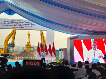 Bahlil Ungkap Pabrik Antam-CBL di Karawang Bakal Produksi Baterai Solar Panel