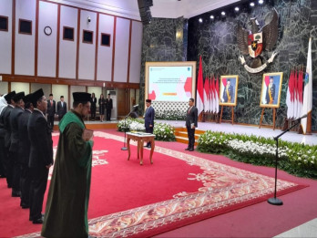 Pramono Lantik 100 Pejabat Fungsional, Mayoritas dari Dinas Pendidikan