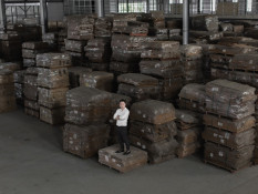 RI Longgarkan Impor Produk Kehutanan, Mendag Pastikan Buat Bahan Baku Industri