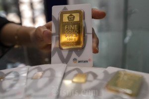 Harga Emas Antam Turun Pada Awal Pekan Ini
