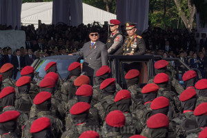 Presiden Prabowo Pimpin Upacara HUT Bhayangkara di Monas