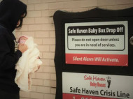 Safe Haven Baby Box, Kotak Ajaib Untuk Selamatkan Bayi