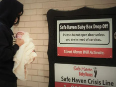 Safe Haven Baby Box, Kotak Ajaib Untuk Selamatkan Bayi
