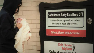 Safe Haven Baby Box, Kotak Ajaib Untuk Selamatkan Bayi