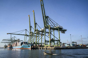 Neraca Perdagangan Indonesia Kembali Surplus Sebesar US$4,30 miliar Pada Mei 2025