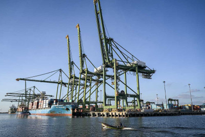 Neraca Perdagangan Indonesia Kembali Surplus Sebesar US$4,30 miliar Pada Mei 2025