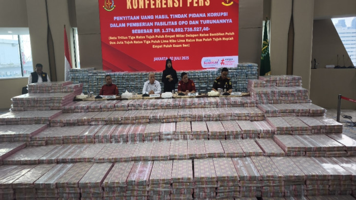 Lagi! Ini Penampakan Duit Rp1,3 Triliun Kasus CPO Musim Mas dan Permata Hijau