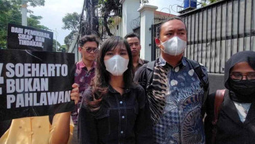 Koalisi Masyarakat Sipil Tuntut Fadli Zon Minta Maaf hingga Tolak Gelar Pahlawan Soeharto