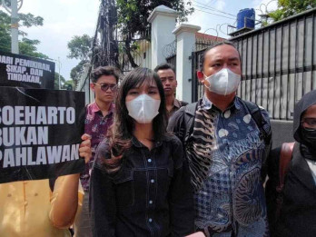 Koalisi Masyarakat Sipil Tuntut Fadli Zon Minta Maaf hingga Tolak Gelar Pahlawan Soeharto