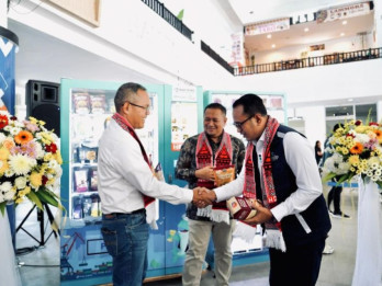 Pelindo-ASDP Hadirkan Vending Machine Produk UMK di Pelabuhan Ajibata