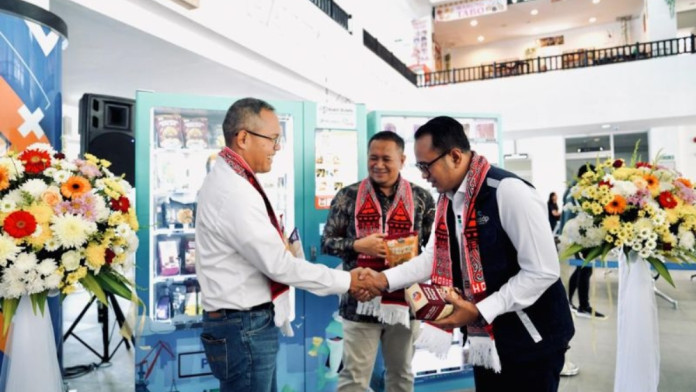 Pelindo-ASDP Hadirkan Vending Machine Produk UMK di Pelabuhan Ajibata