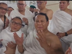 Potret Prabowo Umrah Bareng Menteri di Sela Kunjungan ke Arab Saudi