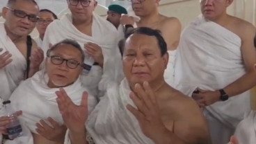 Potret Prabowo Umrah Bareng Menteri di Sela Kunjungan ke Arab Saudi