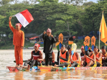 Mengenal Sejarah Tradisi Pacu Jalur, yang Lagi Viral di Medsos