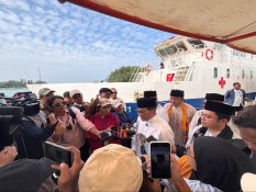 Pramono Kunker ke Kepulauan Seribu: Tanam Mangrove hingga Serahkan 24.000 Bibit Ikan