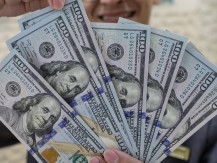 Warren Buffett Tambah Tajir Puluhan Triliun dalam Sehari