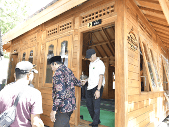 Bank NTB Syariah Dukung Pariwisata, Bangun Musholla di Pantai Nipah
