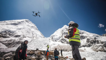 Ini Cara Teknologi Drone Bersihkan Tumpukan Sampah di Lereng Gunung Everest