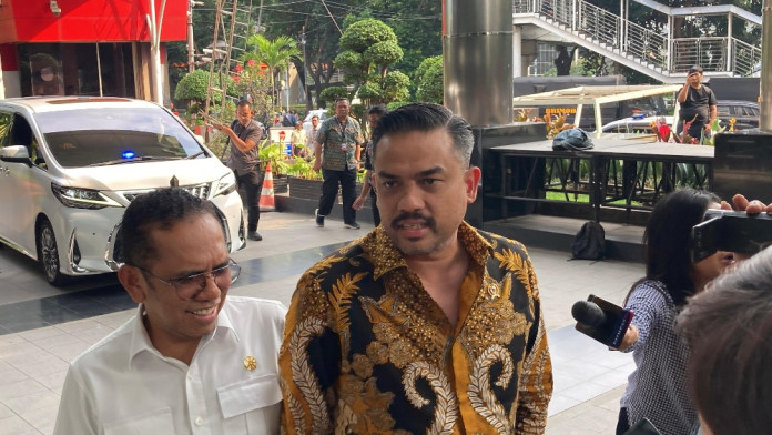 Menteri UMKM Serahkan Bukti Perjalanan Istri ke Eropa Pakai Biaya Pribadi