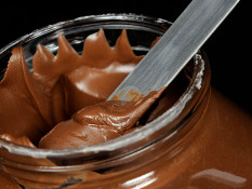 Fans Nutella Gigit Jari, Harga Hazelnut Melejit karena Cuaca Beku