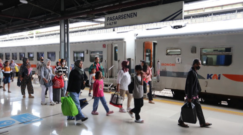 Penumpang Kereta Daop 3 Cirebon Naik 19,6% Selama Libur Sekolah dan Tahun Baru Islam 2025
