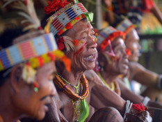Upacara Adat Memperingati Kematian (kamateijat) di Mentawai