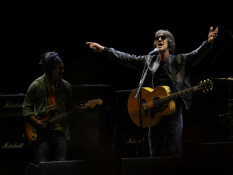 Oasis Nyanyikan Live Forever sebagai Tribute Kematian Diogo Jota