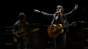 Oasis Nyanyikan Live Forever sebagai Tribute Kematian Diogo Jota